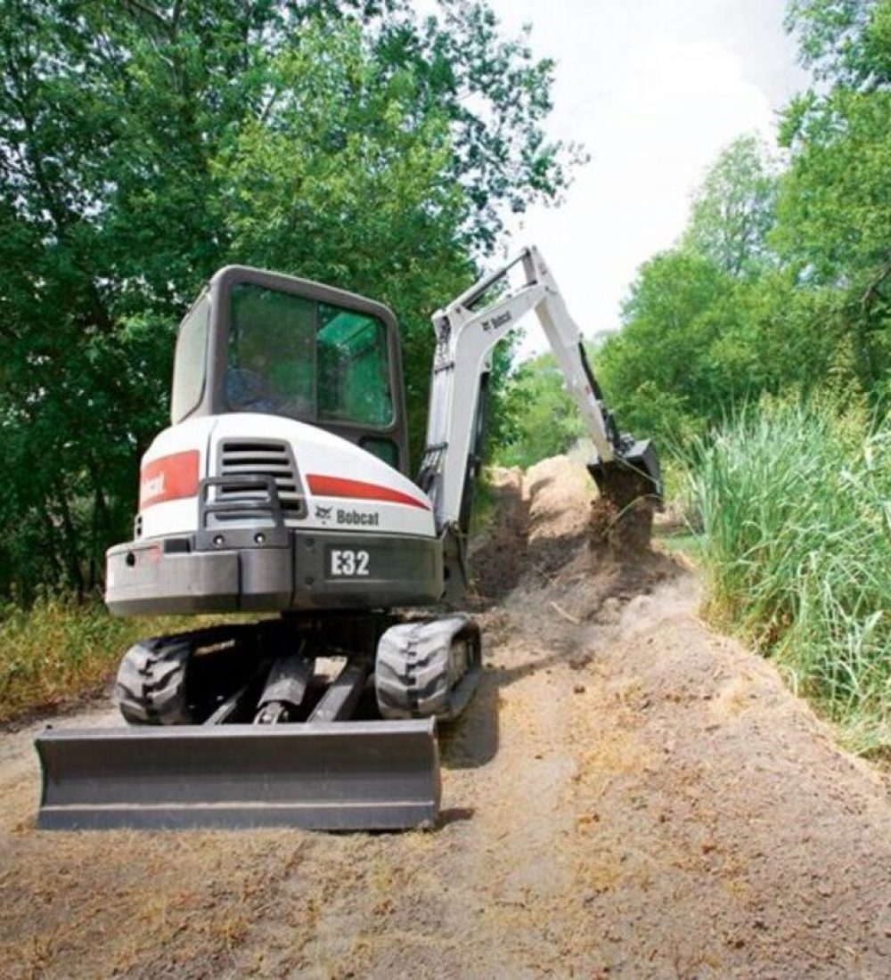 sdvoennaya-podmetalnaya-ustanovka-na-baze-gruzovika-bobcat-e32-1 (1) (1)